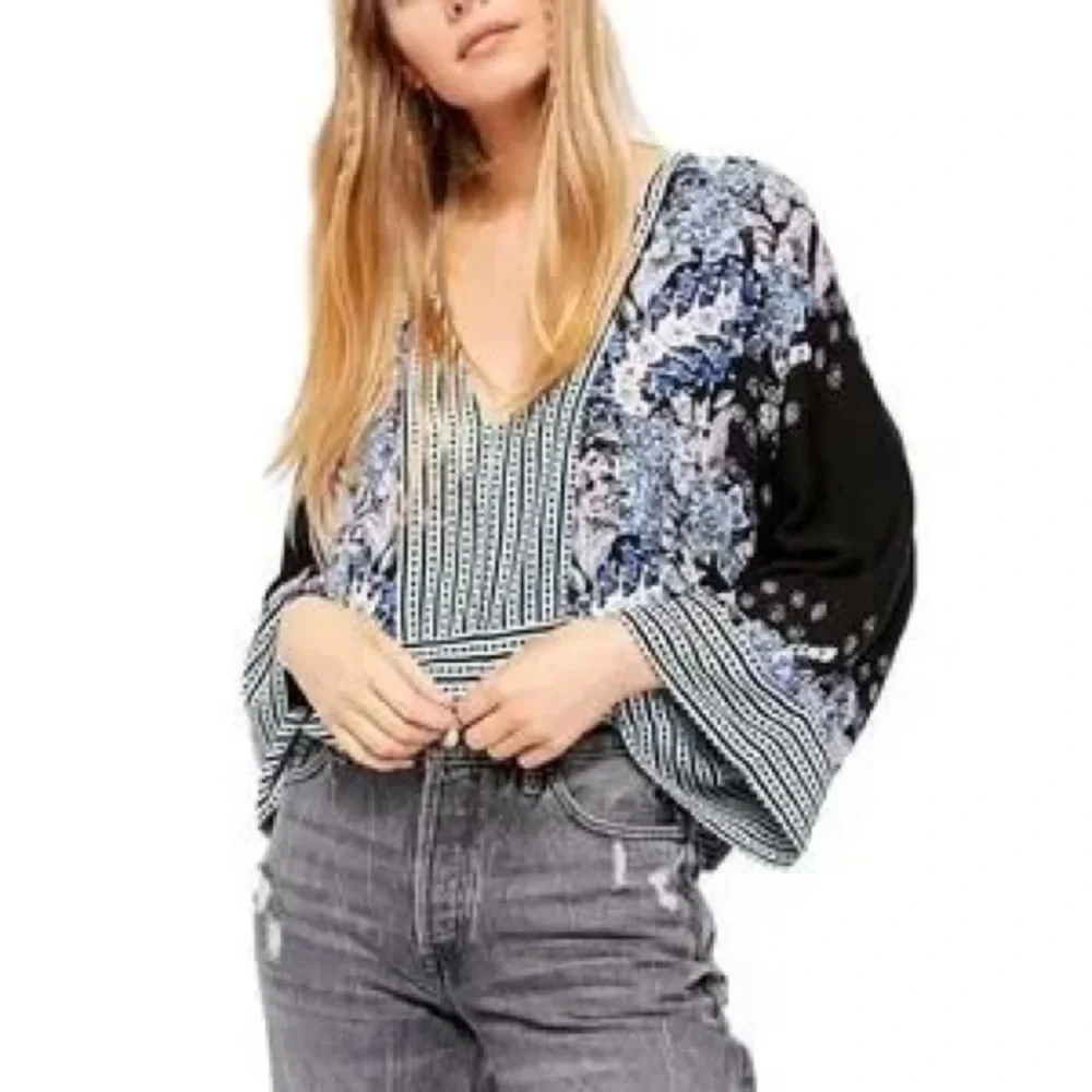 Free People Mix & Match Cropped Oversize Blouse XS Blue Prints - Picture 2 of 8